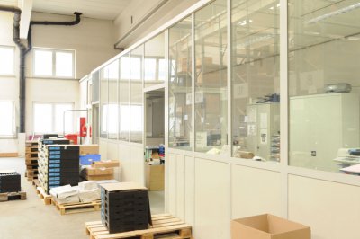 Wir kümmern uns um Ihre Ware! Wir kümmern uns um Ihre Ware!